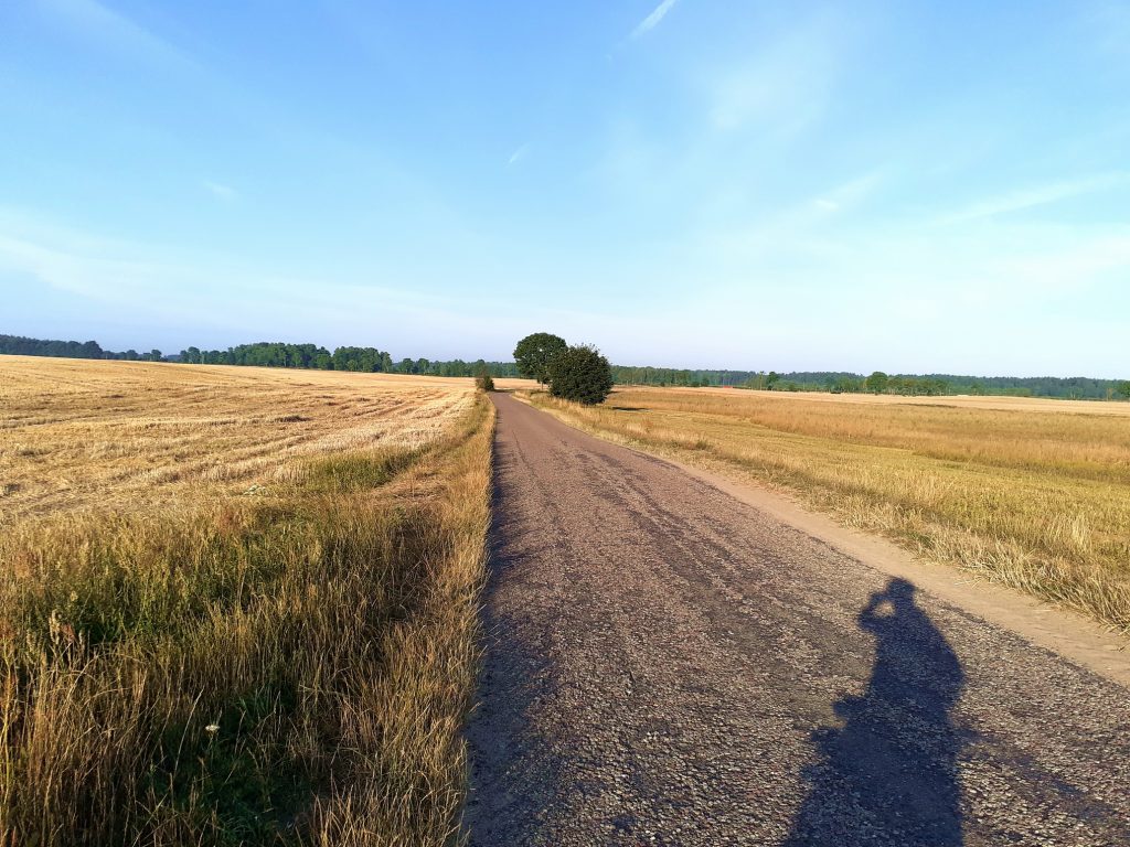 Droga w kierunku Kiełpina