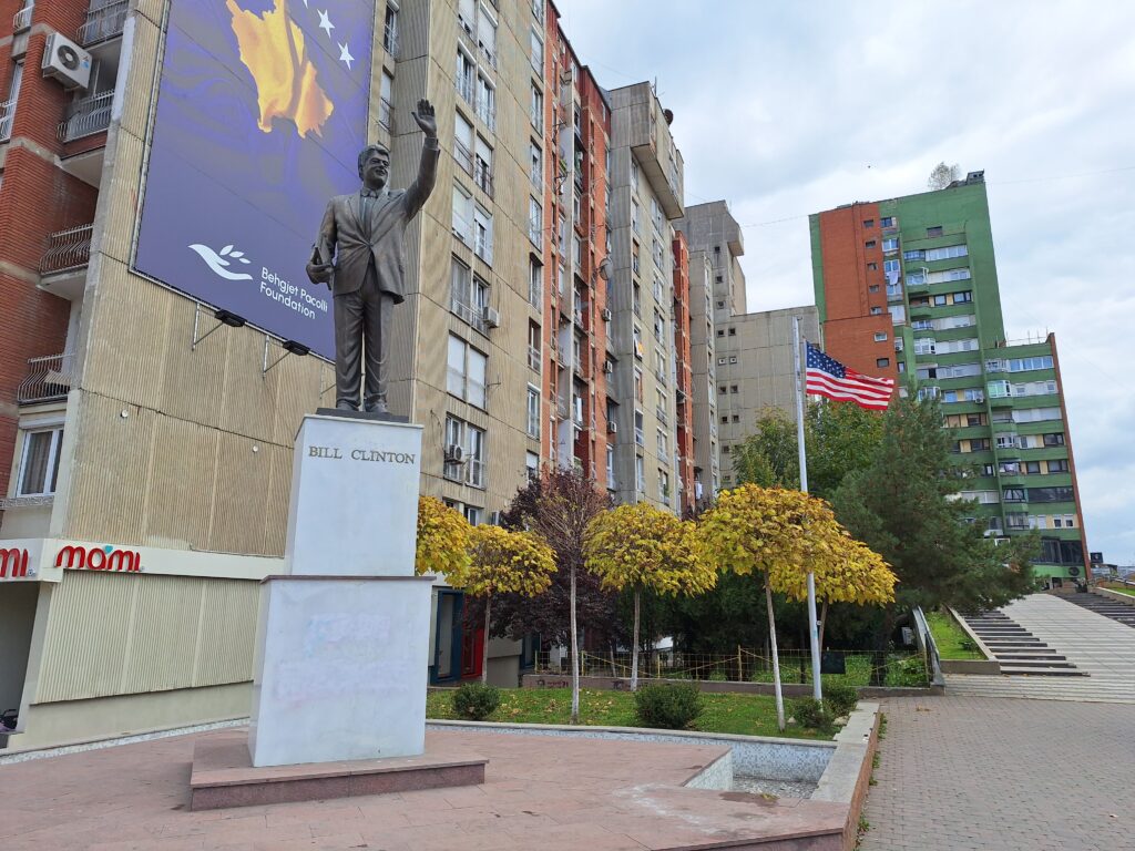 Pomnik Billa Clintona w Prisztinie